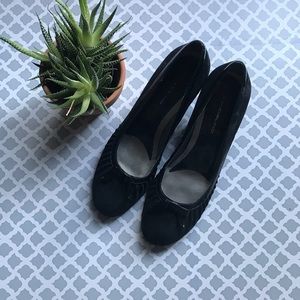 Bandolino Black Heels